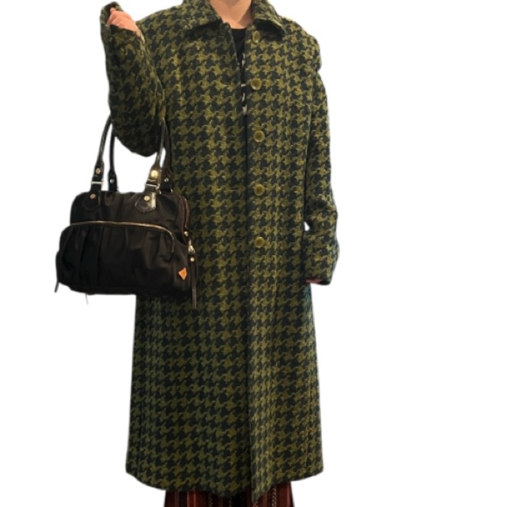 Oilily Houndstooth Wool/Carpet Coat 
42 or M-L - Picture 16 of 17